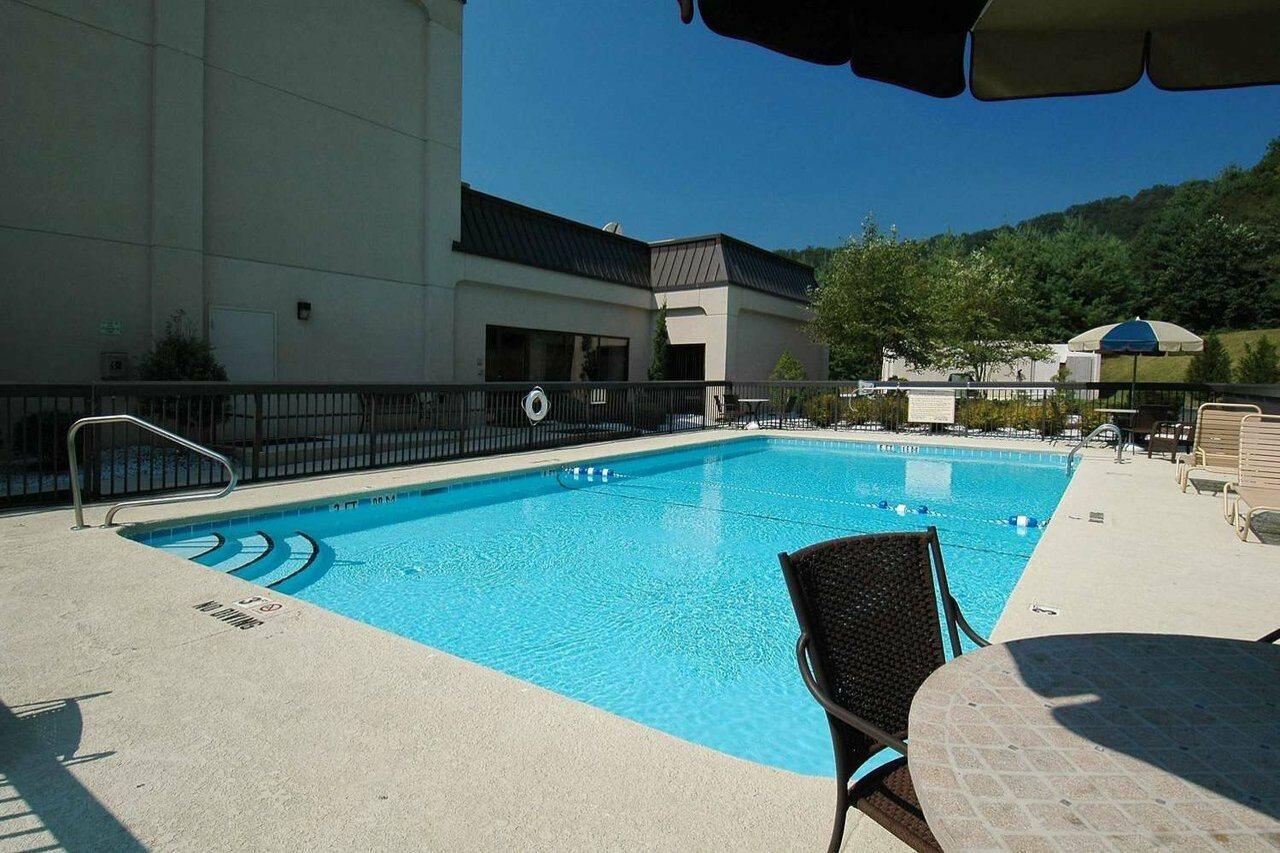 Hampton Inn Brevard Pisgah Forest Bagian luar foto
